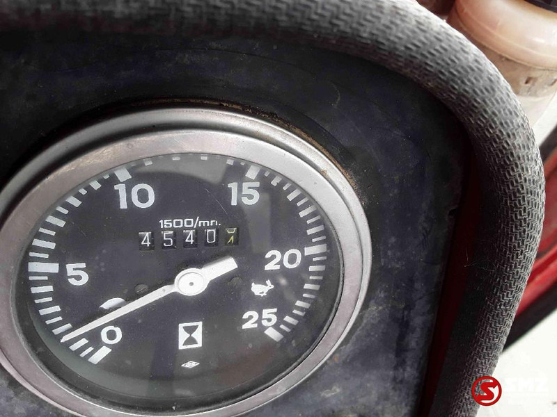 Трактор Massey Ferguson 595: фото 9 Трактор Massey Ferguson 595: фото 9