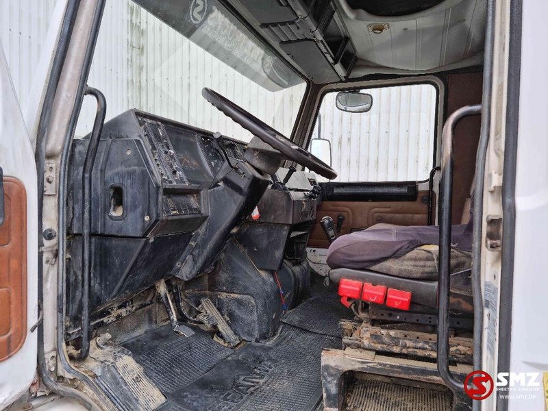 Фото интерьера 1: Грузовик-шасси Scania 92 H Torpedo 6x4 french