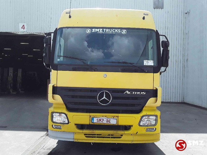 Mercedes-Benz Actros 1841 eps 3 pedals - parabrise cassé - windshield broken - Тягач: фото 2 Mercedes-Benz Actros 1841 eps 3 pedals - parabrise cassé - windshield broken - Тягач: фото 2