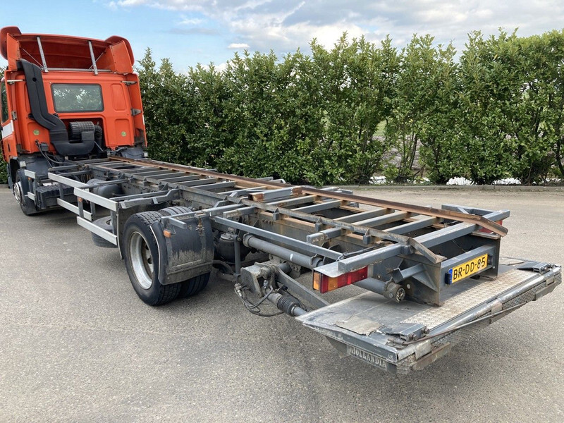 DAF FA CF65.180 Euro3 Manual / Laadklep - Грузовик-шасси: фото 4 DAF FA CF65.180 Euro3 Manual / Laadklep - Грузовик-шасси: фото 4
