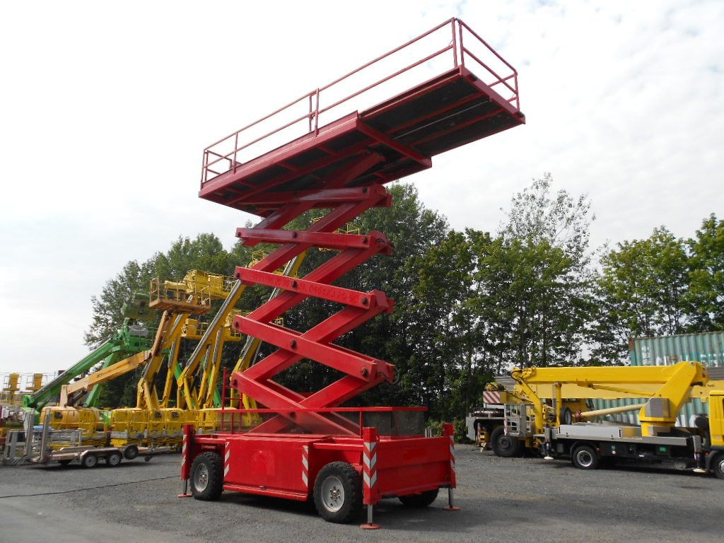 Scherenarbeitsbühne Liftlux SL205-25D4WD, AH 22 - Ножничный подъемник: фото 2 Scherenarbeitsbühne Liftlux SL205-25D4WD, AH 22 - Ножничный подъемник: фото 2