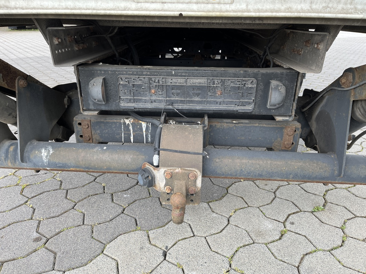 FUSO Canter 7C18 4x2 Ladebordwand Getriebeschaden - Тентованный фургон: фото 4 FUSO Canter 7C18 4x2 Ladebordwand Getriebeschaden - Тентованный фургон: фото 4