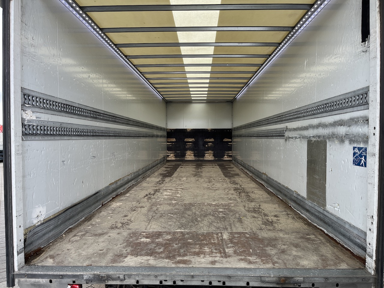 Iveco 120E25 Eurocargo 4x2 Koffer | Ladebordwand - Грузовик с закрытым кузовом: фото 3 Iveco 120E25 Eurocargo 4x2 Koffer | Ladebordwand - Грузовик с закрытым кузовом: фото 3