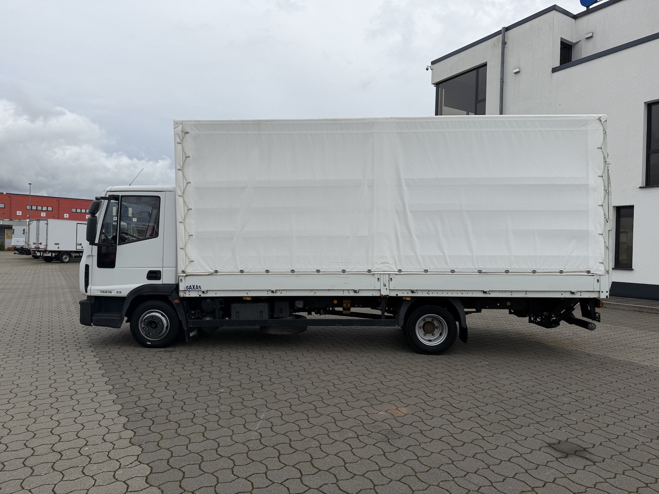 Iveco 75 E 180 4x2 LBW - Тентованный фургон: фото 3 Iveco 75 E 180 4x2 LBW - Тентованный фургон: фото 3