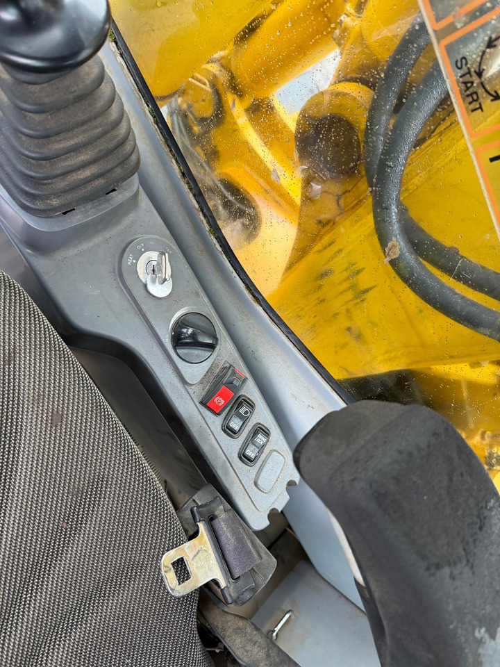 Komatsu PW 180 - 7 - Колёсный экскаватор: фото 3 Komatsu PW 180 - 7 - Колёсный экскаватор: фото 3