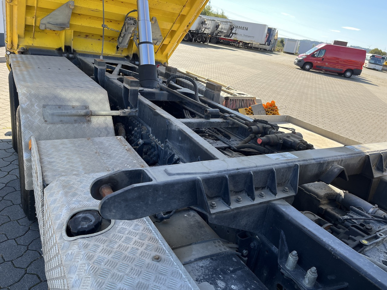 MAN TGS 28.480 6x4 4x4 Dreiseitenkipper Allrad Liftachse - Самосвал: фото 3 MAN TGS 28.480 6x4 4x4 Dreiseitenkipper Allrad Liftachse - Самосвал: фото 3