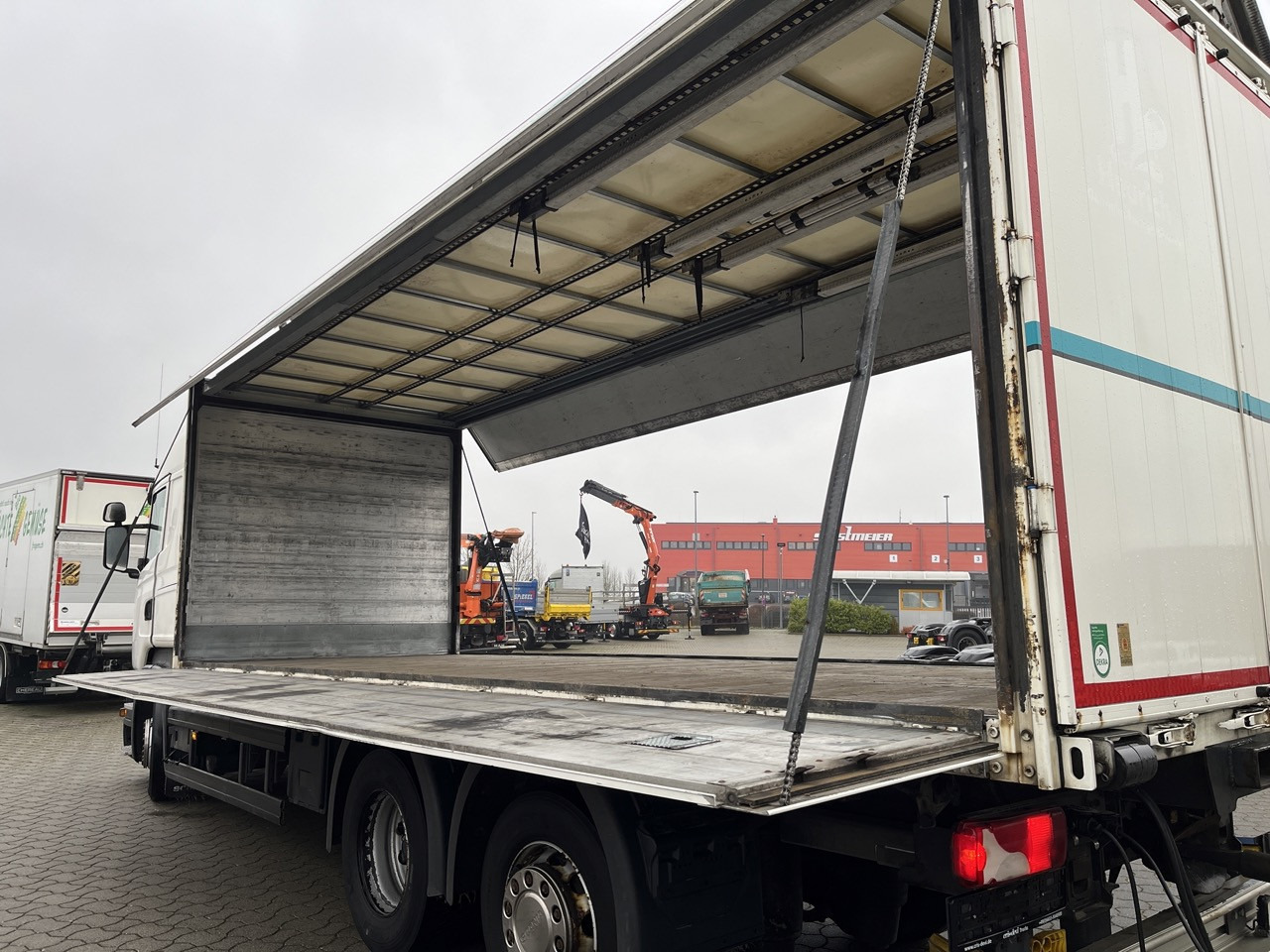 Scania R 450 6x2 Geränkezug + Orten Anhänger - Грузовик для перевозки напитков: фото 2 Scania R 450 6x2 Geränkezug + Orten Anhänger - Грузовик для перевозки напитков: фото 2