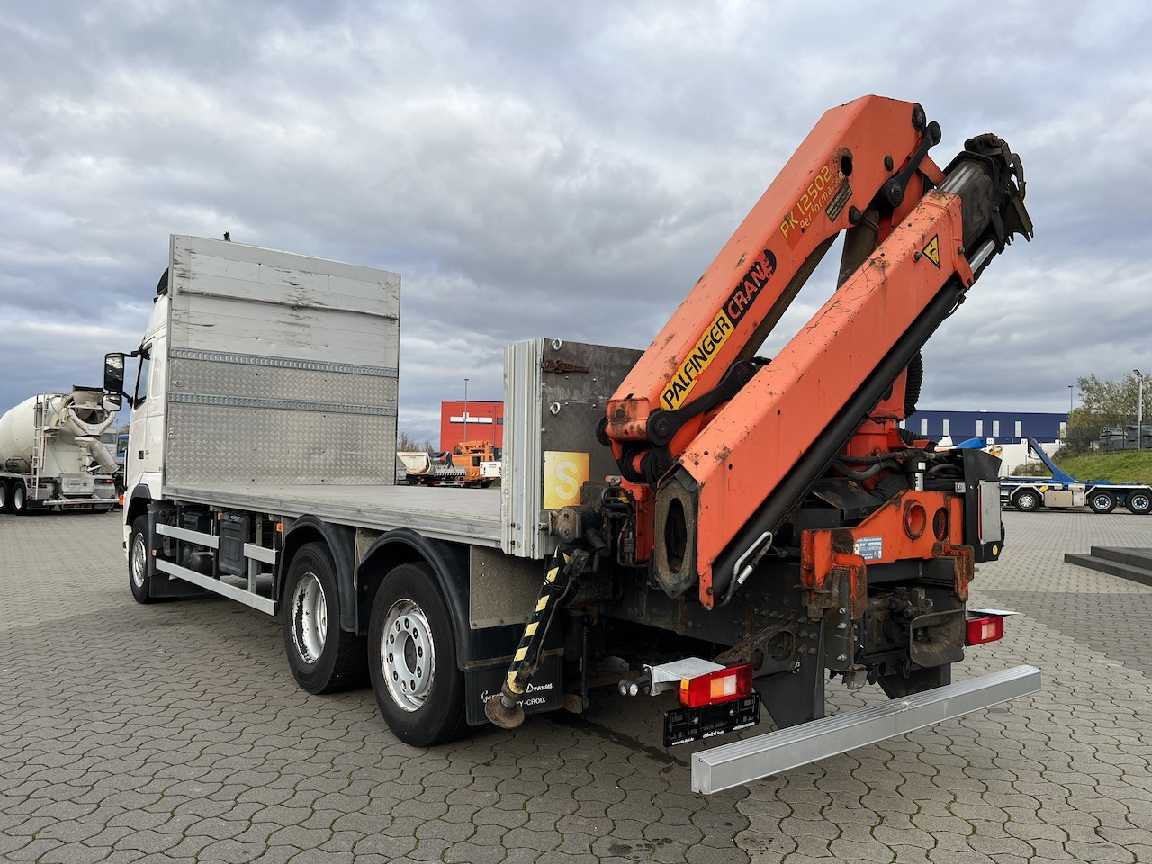 Автоманипулятор, Грузовик бортовой/ Платформа Volvo FH 520 6x2  Palfinger PK 12502 | AHK: фото 9 Автоманипулятор, Грузовик бортовой/ Платформа Volvo FH 520 6x2  Palfinger PK 12502 | AHK: фото 9