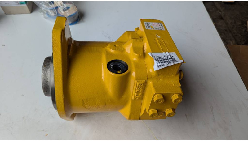 Komatsu D65PX-15 - HYDRAULIC MOTOR ASSY - 708-7L-00040 - Бульдозер: фото 1 Komatsu D65PX-15 - HYDRAULIC MOTOR ASSY - 708-7L-00040 - Бульдозер: фото 1