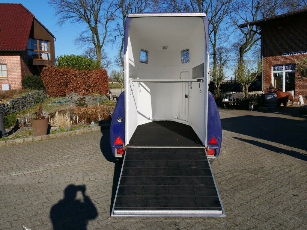 Böckmann 1,5 Pferde Heckklappe schwenkbar - Прицеп-коневоз: фото 2 Böckmann 1,5 Pferde Heckklappe schwenkbar - Прицеп-коневоз: фото 2