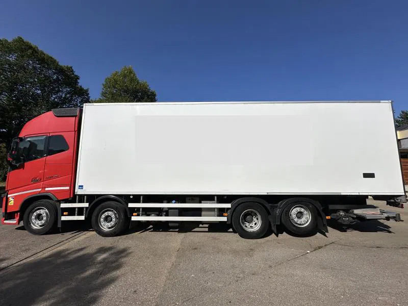 Volvo FH 16.550 XL 8x2 Tief Kühlkoffer ThermoKing LBW - Грузовик: фото 2 Volvo FH 16.550 XL 8x2 Tief Kühlkoffer ThermoKing LBW - Грузовик: фото 2