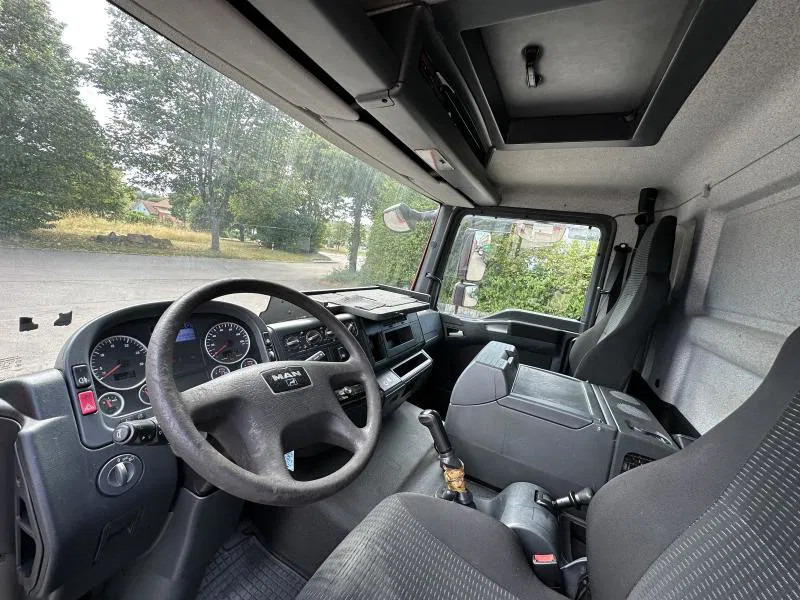 Новый Тентованный фургон MAN TGL 8.180 FBL Plane langes Haus Topsleeper Klima: фото 17