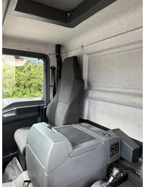 Новый Тентованный фургон MAN TGL 8.180 FBL Plane langes Haus Topsleeper Klima: фото 11