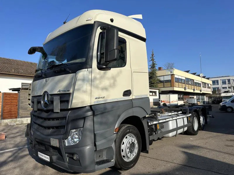 Mercedes-Benz Actros 2542 LL BDF Standard 6x2 LBW - Грузовик-контейнеровоз/ Сменный кузов: фото 1 Mercedes-Benz Actros 2542 LL BDF Standard 6x2 LBW - Грузовик-контейнеровоз/ Сменный кузов: фото 1