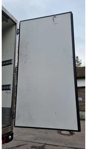 Рефрижератор Scania P360 4X2 Fleisch Rohrbahnen Carrier Vector 1550: фото 16 Рефрижератор Scania P360 4X2 Fleisch Rohrbahnen Carrier Vector 1550: фото 16