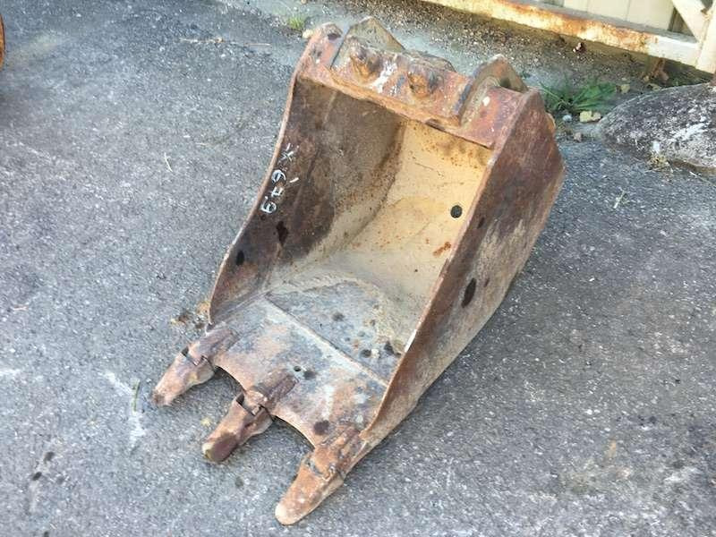 VOLVO 360mm - pelles 2,5 Tonnes - Ковш для экскаватора: фото 1 VOLVO 360mm - pelles 2,5 Tonnes - Ковш для экскаватора: фото 1