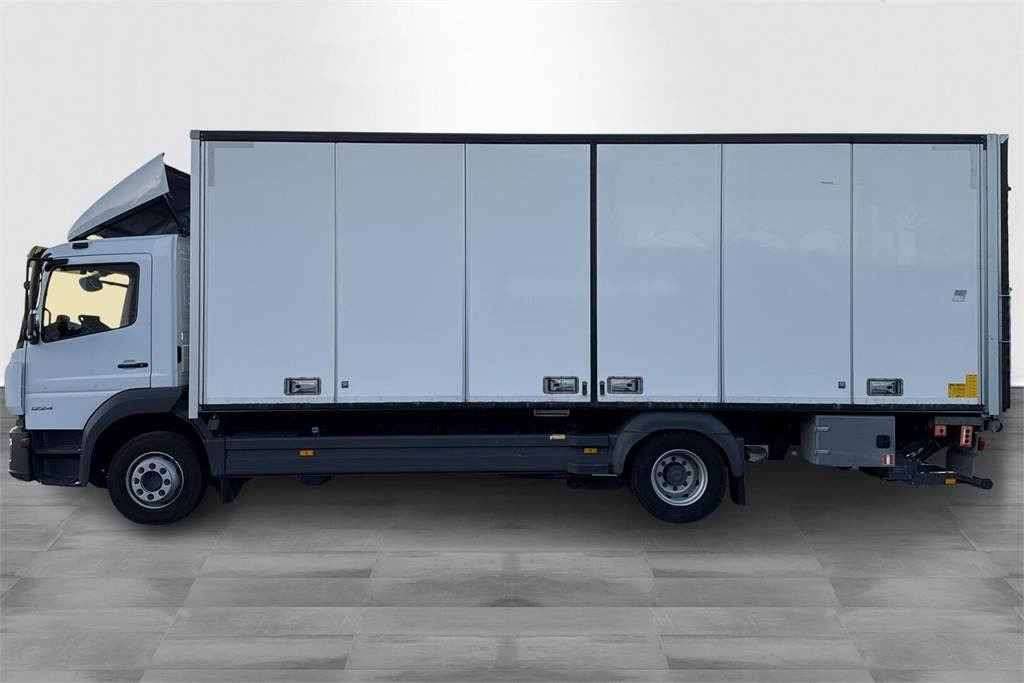 Mercedes-Benz ATEGO 1224L UMPIKORI + PL - Грузовик с закрытым кузовом: фото 2 Mercedes-Benz ATEGO 1224L UMPIKORI + PL - Грузовик с закрытым кузовом: фото 2