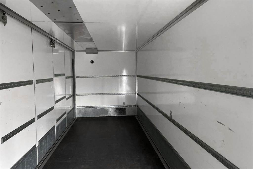 Mercedes-Benz Actros 1827 4x2 8,7m umpikori+PL nostin - Изотермический грузовик: фото 5 Mercedes-Benz Actros 1827 4x2 8,7m umpikori+PL nostin - Изотермический грузовик: фото 5