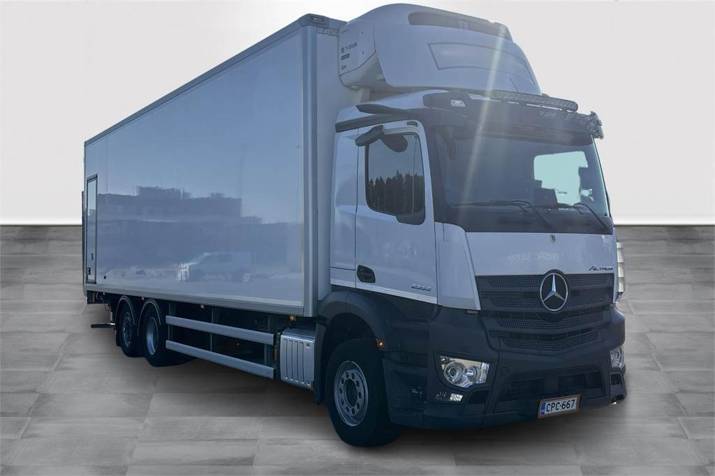 Mercedes-Benz Actros 2551 9.9m FRC 07/2027 - Изотермический грузовик: фото 4 Mercedes-Benz Actros 2551 9.9m FRC 07/2027 - Изотермический грузовик: фото 4