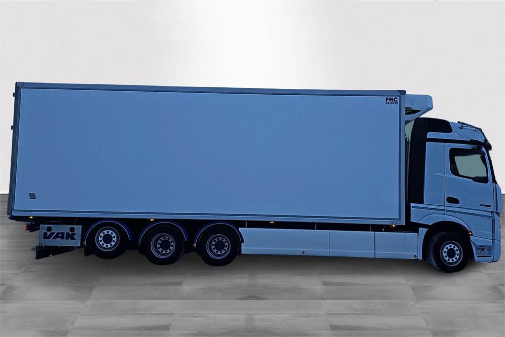 Mercedes-Benz Actros L 3558 - Изотермический грузовик: фото 4 Mercedes-Benz Actros L 3558 - Изотермический грузовик: фото 4