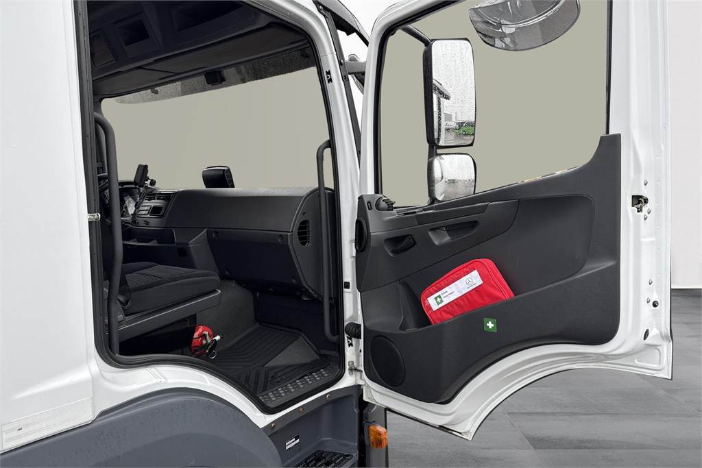 Грузовик с закрытым кузовом Mercedes-Benz Atego 1224L 6,2m KSA-kori + PL: фото 19