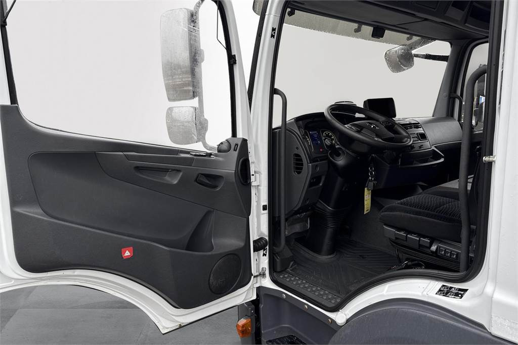 Грузовик с закрытым кузовом Mercedes-Benz Atego 1224L 6,2m KSA-kori + PL: фото 12