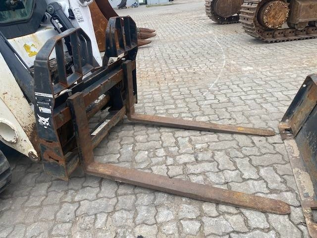 Мини-погрузчик с бортовым поворотом Bobcat 870 T MIETE / RENTAL (12005523): фото 9