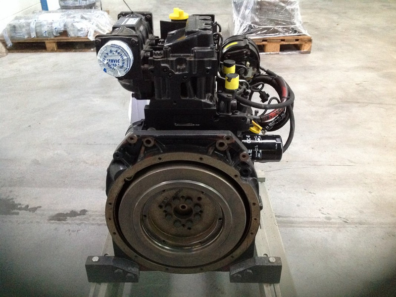 Deutz F2M2011 NEW - Строительная техника: фото 2 Deutz F2M2011 NEW - Строительная техника: фото 2