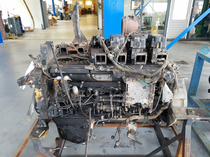 Komatsu SAA6D140E-6 FOR PARTS - Строительная техника: фото 1 Komatsu SAA6D140E-6 FOR PARTS - Строительная техника: фото 1