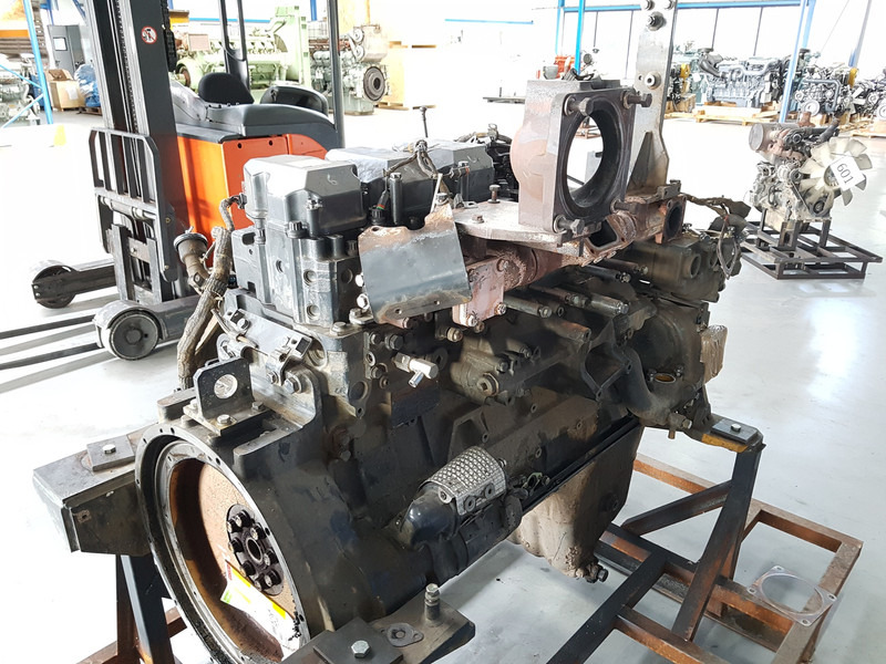 Komatsu SAA6D140E-6 FOR PARTS - Строительная техника: фото 3 Komatsu SAA6D140E-6 FOR PARTS - Строительная техника: фото 3