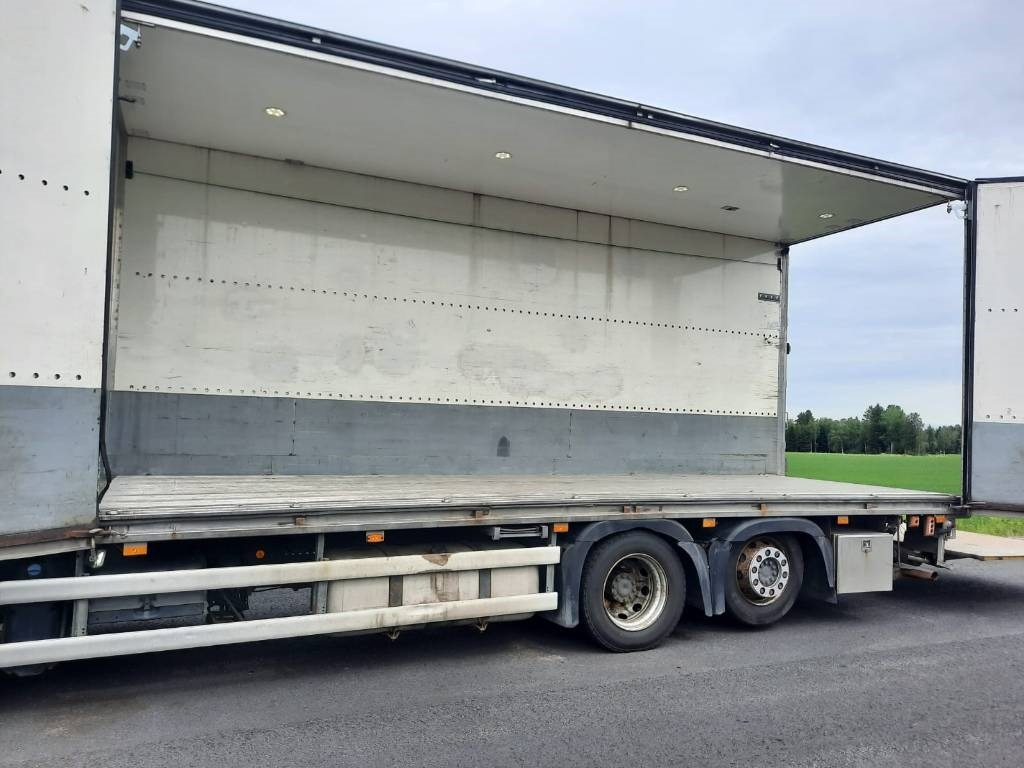 Mercedes-Benz Actros 2551 - Грузовик с закрытым кузовом: фото 5 Mercedes-Benz Actros 2551 - Грузовик с закрытым кузовом: фото 5