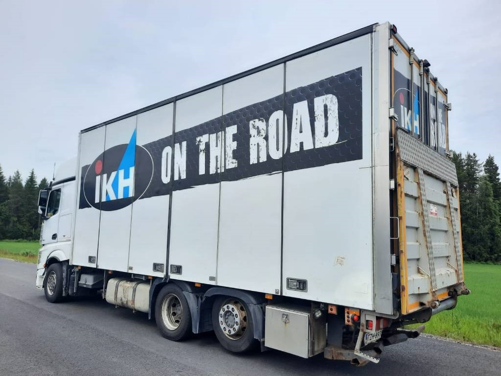 Mercedes-Benz Actros 2551 - Грузовик с закрытым кузовом: фото 3 Mercedes-Benz Actros 2551 - Грузовик с закрытым кузовом: фото 3