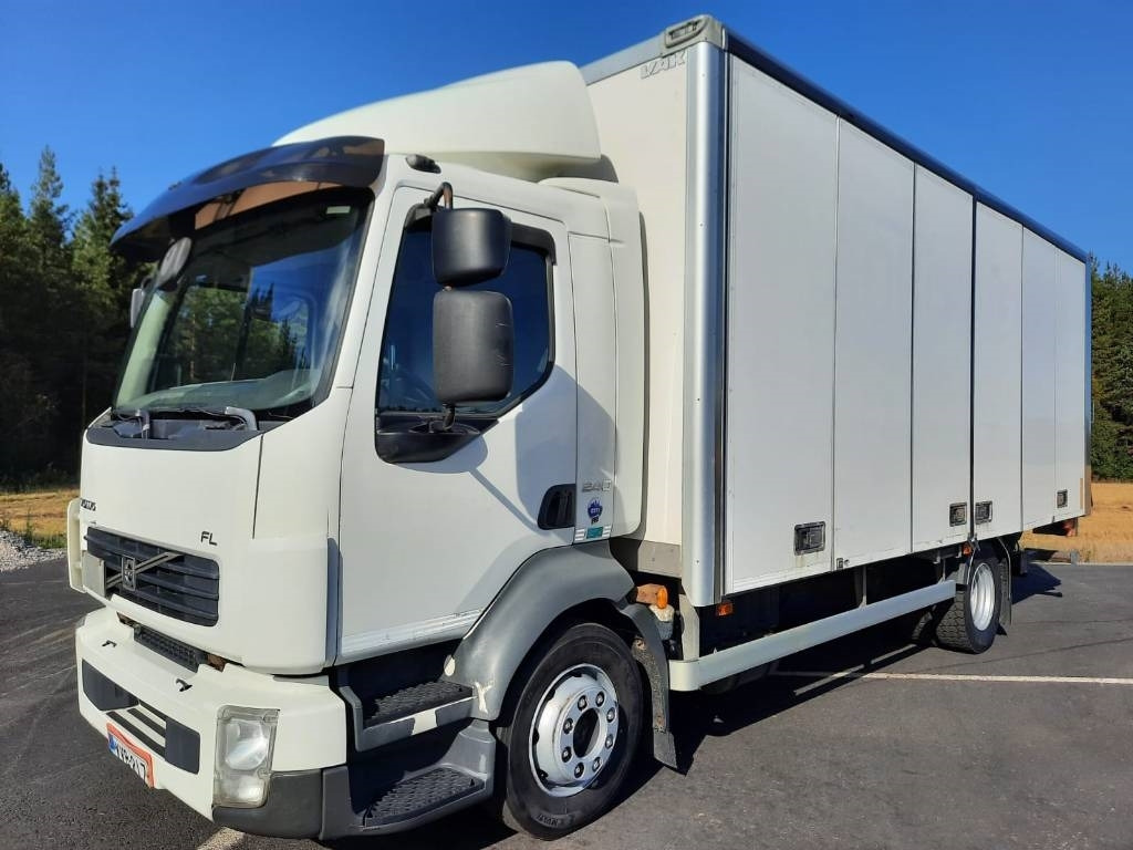 Volvo FL 240 - Грузовик с закрытым кузовом: фото 1 Volvo FL 240 - Грузовик с закрытым кузовом: фото 1