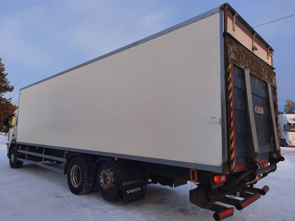 Volvo FM 9 300 - Грузовик с закрытым кузовом: фото 3 Volvo FM 9 300 - Грузовик с закрытым кузовом: фото 3