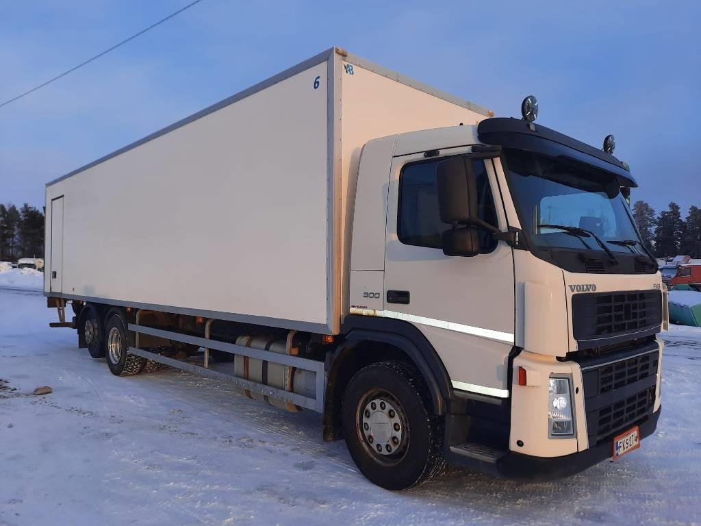 Volvo FM 9 300 - Грузовик с закрытым кузовом: фото 2 Volvo FM 9 300 - Грузовик с закрытым кузовом: фото 2