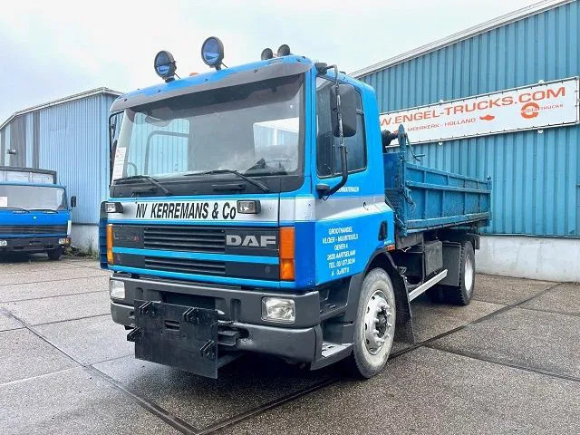 DAF 65.210 ATI 4x2 FULL STEEL KIPPER (EURO 2 / MANUAL GEARBOX / FULL STEEL SUSPENSION / P.T.O.) - Самосвал: фото 1 DAF 65.210 ATI 4x2 FULL STEEL KIPPER (EURO 2 / MANUAL GEARBOX / FULL STEEL SUSPENSION / P.T.O.) - Самосвал: фото 1