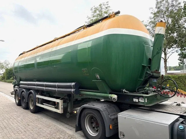 Feldbinder KIP48 3 3-AXLE 48M3 KIPPING SILO TRAILER (SAF AXLES / DRUM BRAKES / 4 COMPARTMENTS) - Полуприцеп-цистерна: фото 2 Feldbinder KIP48 3 3-AXLE 48M3 KIPPING SILO TRAILER (SAF AXLES / DRUM BRAKES / 4 COMPARTMENTS) - Полуприцеп-цистерна: фото 2