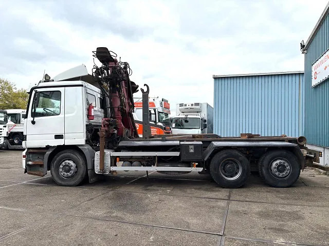 Mercedes-Benz Actros 2540 L 6x2 MP1 WITH V-CRANE & HOOK-ARM SYSTEM (EPS WITH CLUTCH (3 PEDALS) / REDUCTION AXLE / STEEL-/AIR SUSPENSION / P.T. - Крюковой мультилифт, Автоманипулятор: фото 5 Mercedes-Benz Actros 2540 L 6x2 MP1 WITH V-CRANE & HOOK-ARM SYSTEM (EPS WITH CLUTCH (3 PEDALS) / REDUCTION AXLE / STEEL-/AIR SUSPENSION / P.T. - Крюковой мультилифт, Автоманипулятор: фото 5