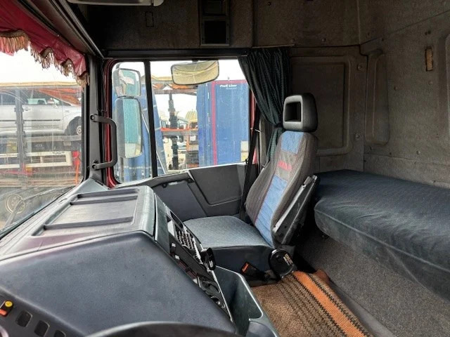 Тягач DAF 95.360 ATI SPACECAB (DUTCH TRUCK) (EURO 2 / ZF16 MANUAL GEARBOX / ABS BRAKE SYSTEM): фото 9