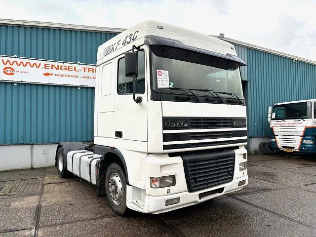 DAF 95.430 XF SPACECAB (EURO 3 / ZF16 MANUAL GEARBOX / ZF-INTARDER / AIRCONDITIONING) - Тягач: фото 2 DAF 95.430 XF SPACECAB (EURO 3 / ZF16 MANUAL GEARBOX / ZF-INTARDER / AIRCONDITIONING) - Тягач: фото 2