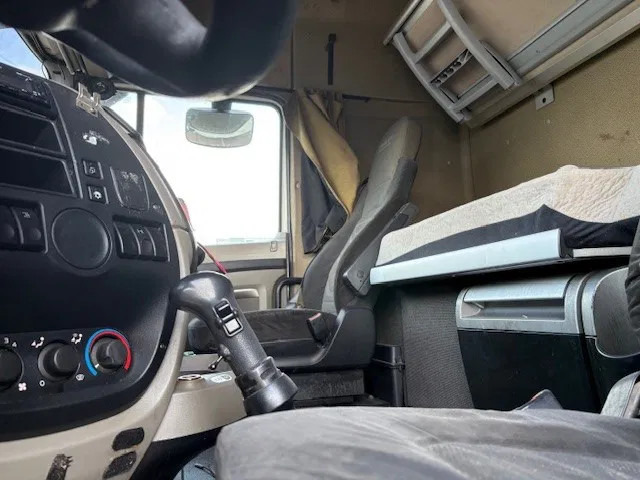 Тягач DAF XF 105.460 SPACECAB (ZF-MANUAL GEARBOX / 2x DIESELTANK / MX-ENGINE BRAKE / AIRCONDITIONING / FRIDGE / ETC.: фото 8