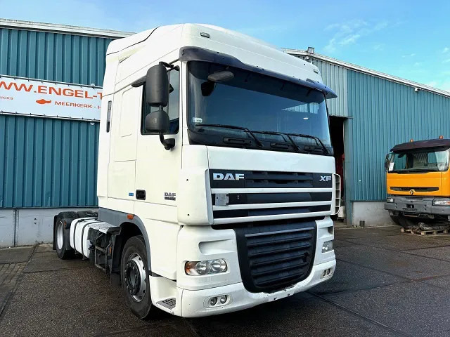 DAF XF 105.460 SPACECAB (ZF MANUAL GEARBOX / MX-BRAKE / 870+430 LITER TANK / EURO 5 EEV / AIRCONDITIONING / FRIDGE) - Тягач: фото 2 DAF XF 105.460 SPACECAB (ZF MANUAL GEARBOX / MX-BRAKE / 870+430 LITER TANK / EURO 5 EEV / AIRCONDITIONING / FRIDGE) - Тягач: фото 2
