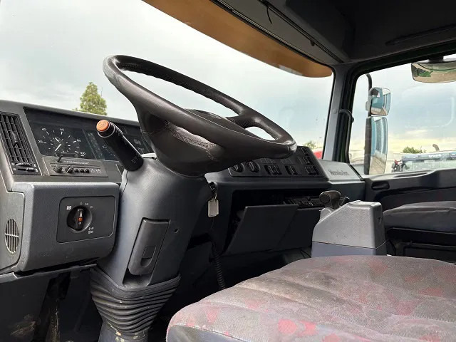 Тягач Mercedes-Benz Actros 1848 V8 MEGASPACE (EPS WITH CLUTCH (3 PEDALS) / REDUCTION AXLE / FRIDGE / ETC.): фото 7