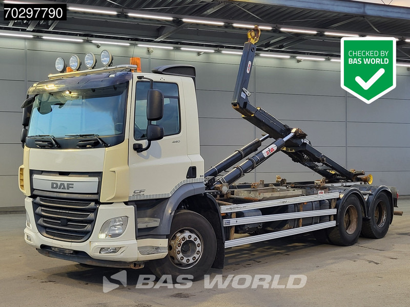 DAF CF 440 6X2 HYVA 22-60-S Hooklift Lift Axle Automatic ACC Euro 6 - Крюковой мультилифт: фото 1 DAF CF 440 6X2 HYVA 22-60-S Hooklift Lift Axle Automatic ACC Euro 6 - Крюковой мультилифт: фото 1