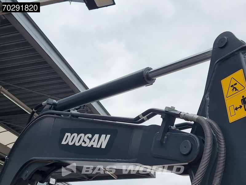Новый Колёсный экскаватор Doosan DX60W A/C - NEW UNUSED: фото 14