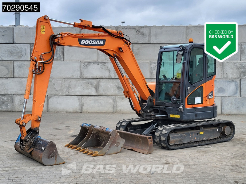 Doosan DX62 R-3 3 BUCKETS - A/C - Мини-экскаватор: фото 1 Doosan DX62 R-3 3 BUCKETS - A/C - Мини-экскаватор: фото 1