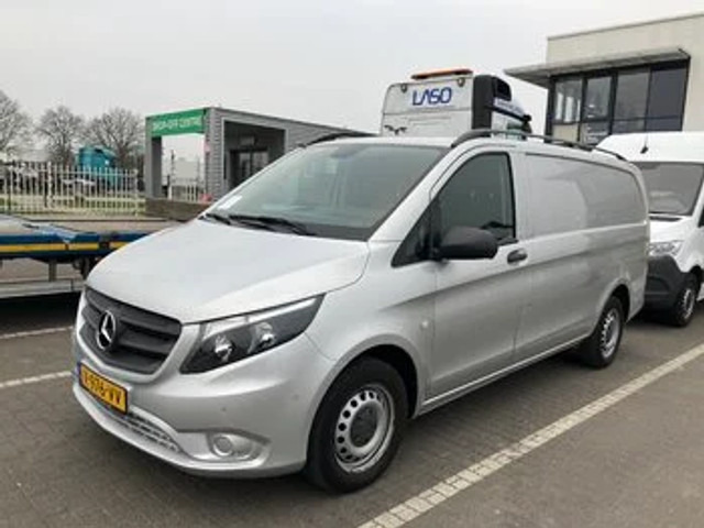Iveco Daily 35C14 Open Laadbak met Kist Dubbellucht 3,5t Trekhaak Airco Cruise Euro6 Pritsche Pickup Open Box A/C Towbar Cruise control - Малотоннажный бортовой грузовик: фото 1 Iveco Daily 35C14 Open Laadbak met Kist Dubbellucht 3,5t Trekhaak Airco Cruise Euro6 Pritsche Pickup Open Box A/C Towbar Cruise control - Малотоннажный бортовой грузовик: фото 1