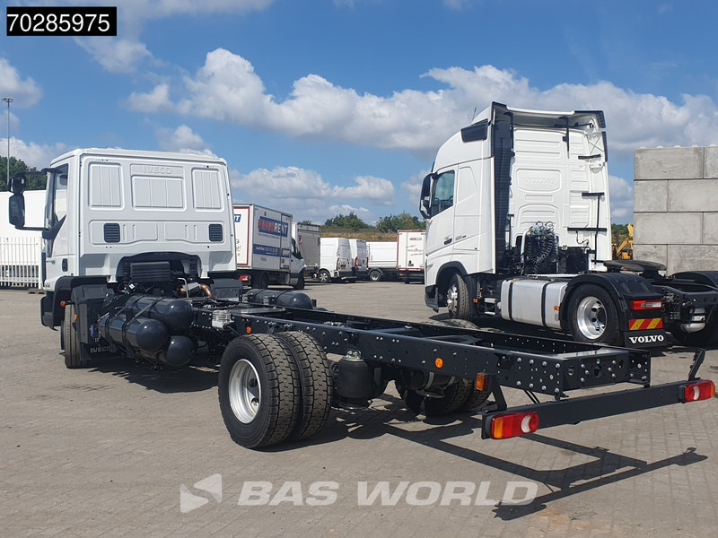Iveco Eurocargo 120LE210 4X2 NEW 12tons chassis! CNG Engine TELMA Retarder Manual Euro 6 - Грузовик-шасси: фото 2 Iveco Eurocargo 120LE210 4X2 NEW 12tons chassis! CNG Engine TELMA Retarder Manual Euro 6 - Грузовик-шасси: фото 2