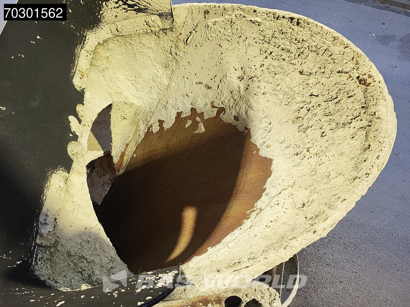 Mercedes-Benz Axor 3240 8X4 9m3 Liebherr mixer Steel suspension Manual Euro 5 - Автобетоносмеситель: фото 5 Mercedes-Benz Axor 3240 8X4 9m3 Liebherr mixer Steel suspension Manual Euro 5 - Автобетоносмеситель: фото 5