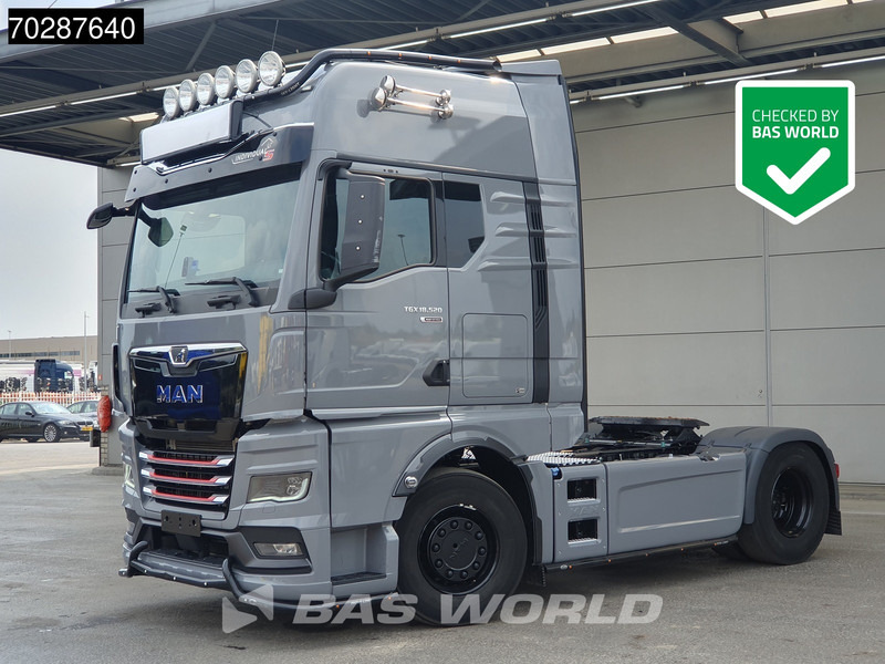 MAN TGX 18.520 4X2 Individual Lion S! GX Retarder Full-Air 2x Tanks Navi LED ACC Euro 6 - Тягач: фото 1 MAN TGX 18.520 4X2 Individual Lion S! GX Retarder Full-Air 2x Tanks Navi LED ACC Euro 6 - Тягач: фото 1